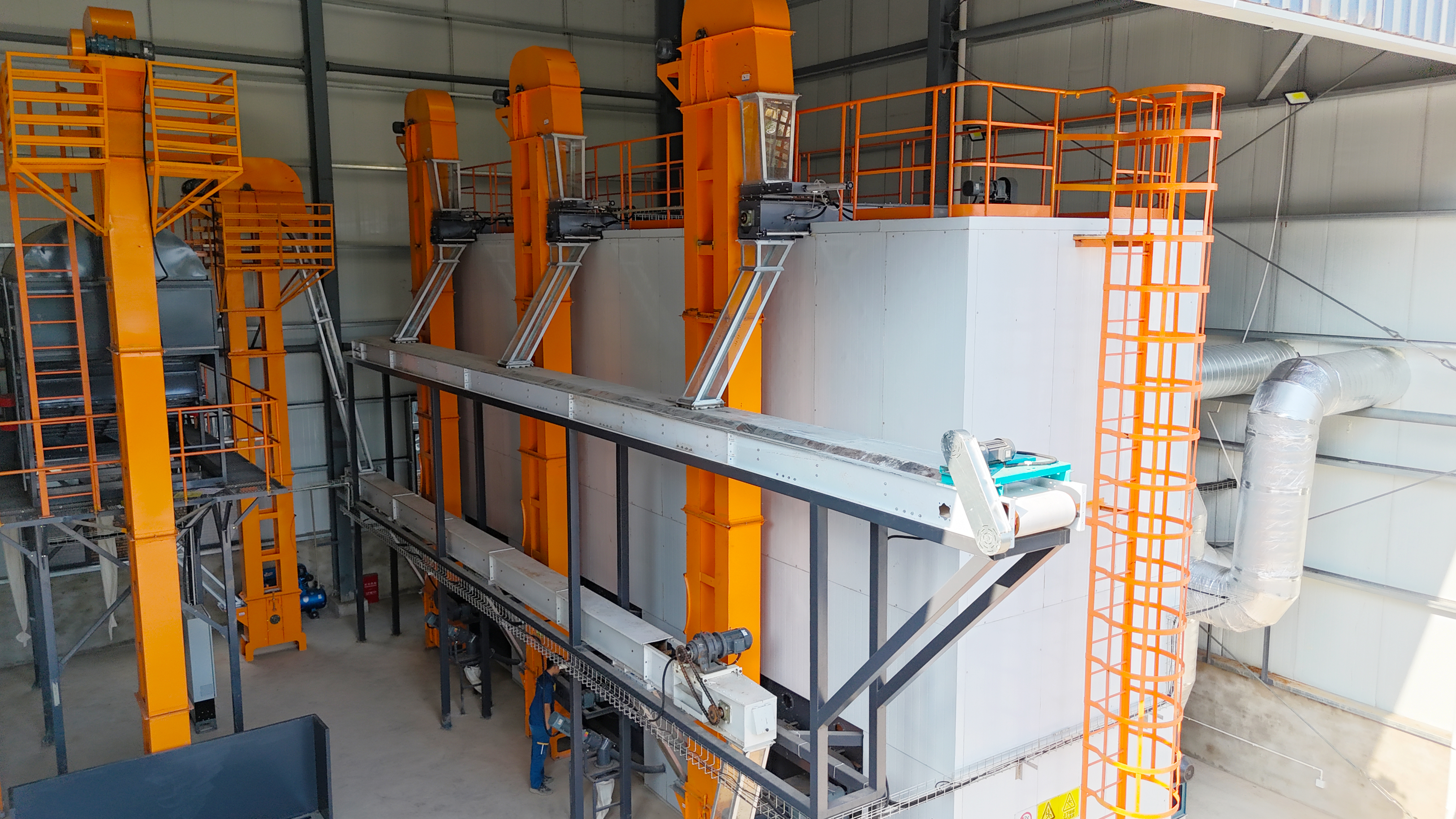 晟啟“烘干神器”落地眉山引媒體聚焦，一機(jī)多用破解農(nóng)產(chǎn)品烘干難題